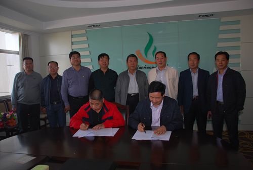 敦煌種業與黑龍江東方紅農業科技開發公司舉行玉米新品種轉讓簽約儀式